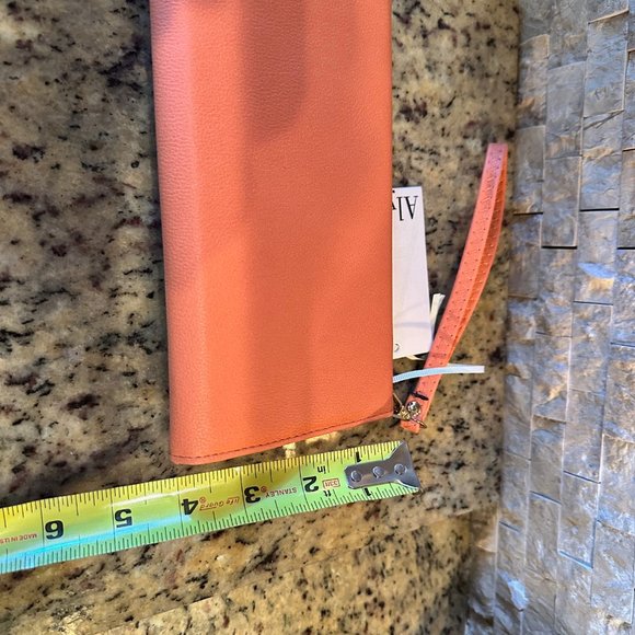 Alyssa Vegan Leather Wristlet BNWT - Picture 7 of 8
